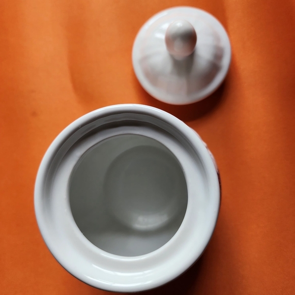 Ceramic white with blue roses - lidded sugar container - Picture 8 of 8